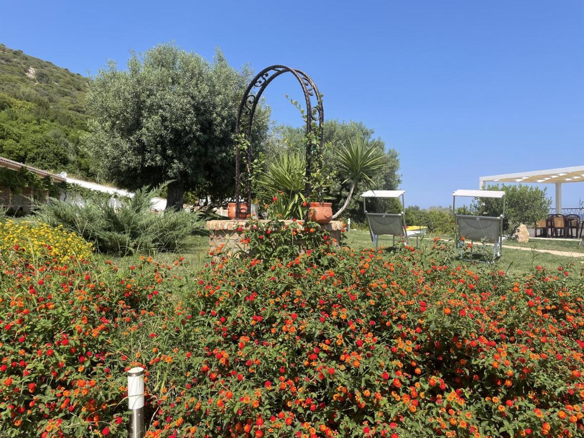Hotel Essenza Di Mirto La Caletta Εξωτερικό φωτογραφία