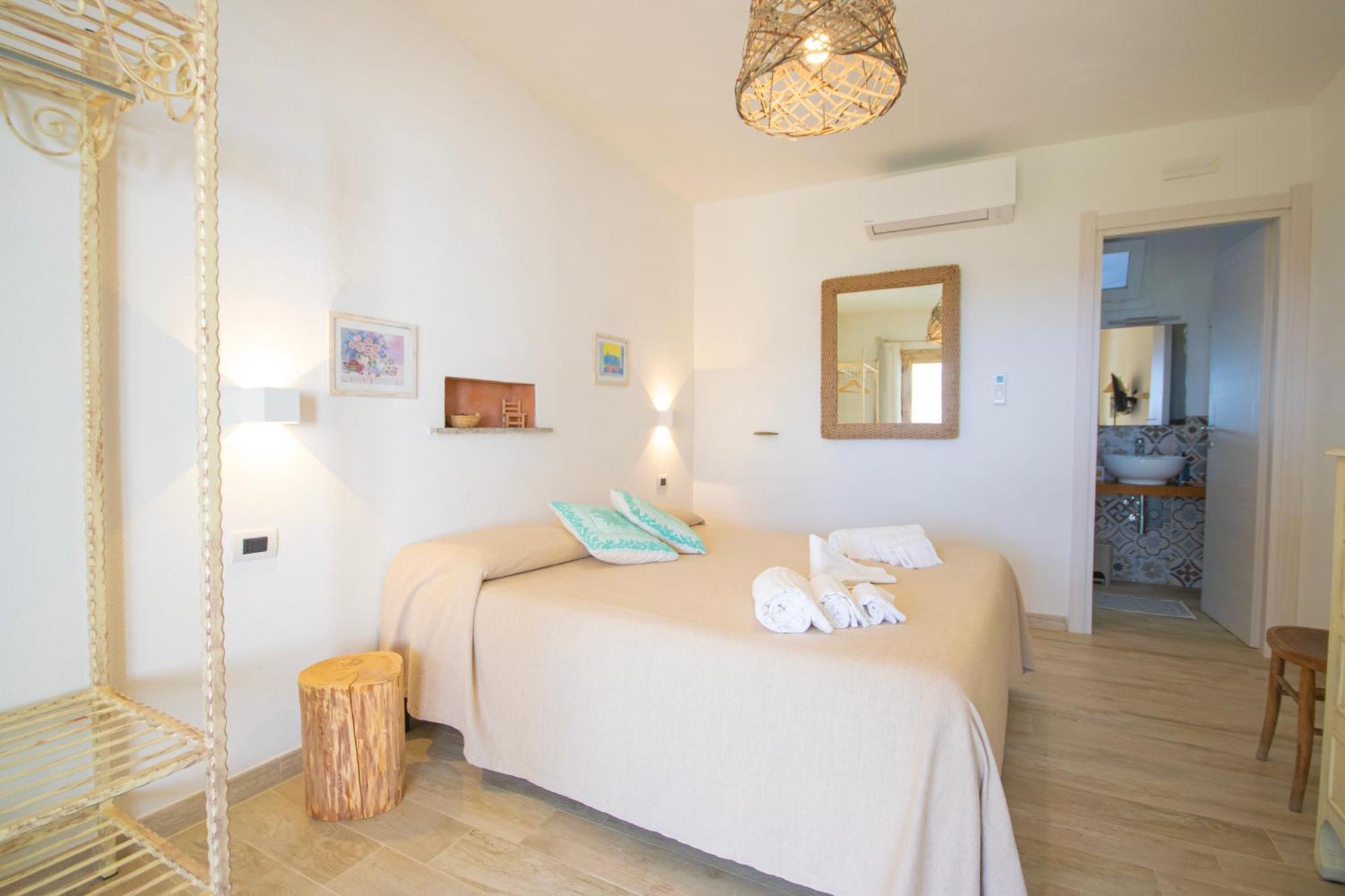 Hotel Essenza Di Mirto La Caletta Δωμάτιο φωτογραφία