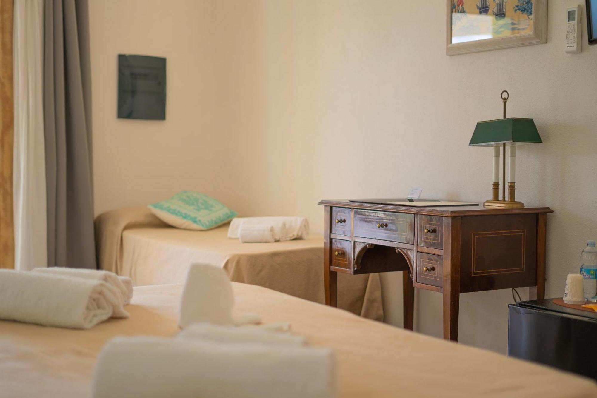 Hotel Essenza Di Mirto La Caletta Εξωτερικό φωτογραφία